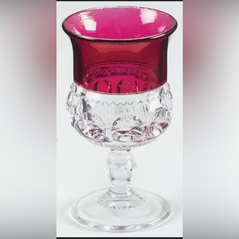 8 king’s Crown wine glasses